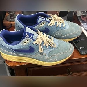 Nike Air Max size 11